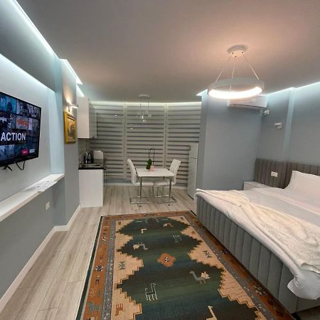 Comfort Apartment In City Center Tirana Buitenkant foto