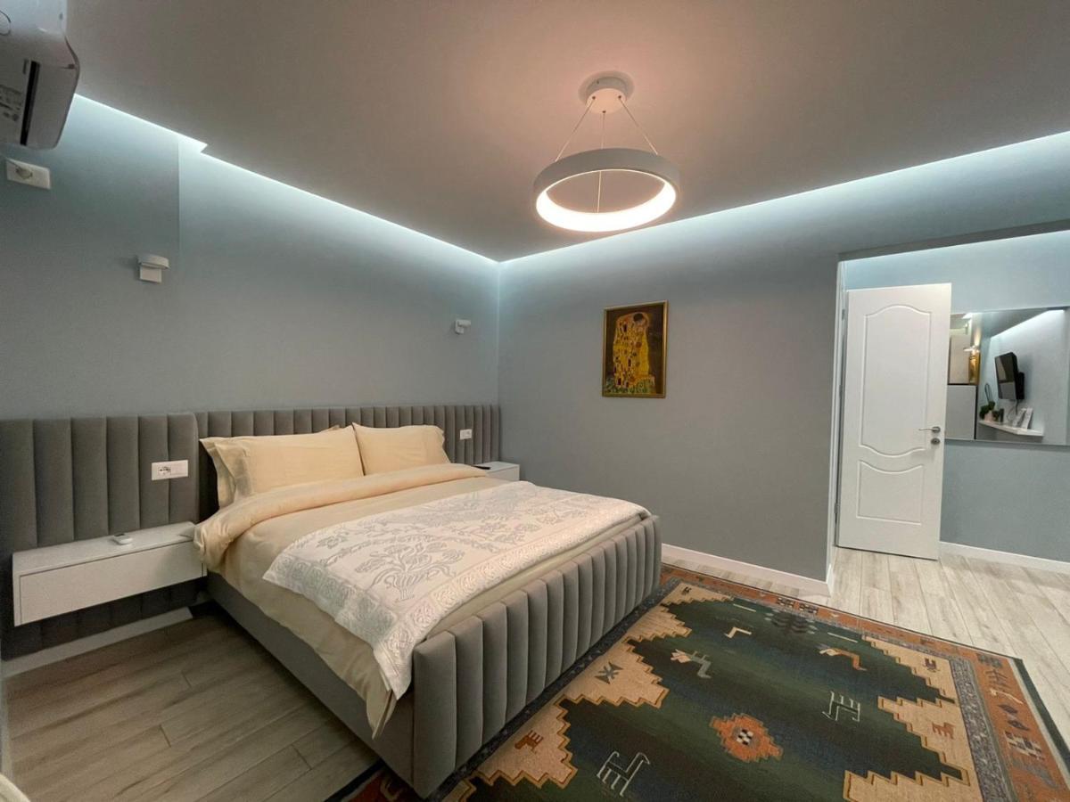 Comfort Apartment In City Center Tirana Buitenkant foto