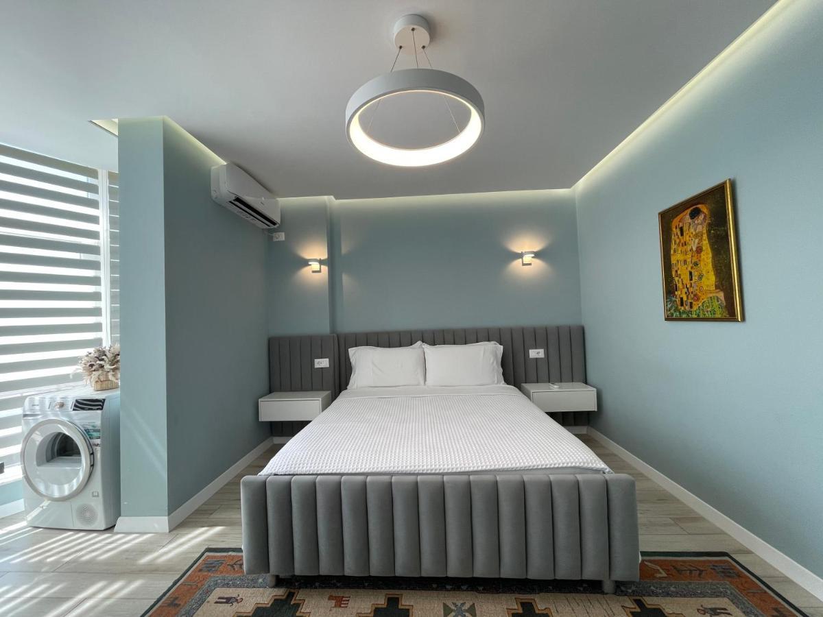 Comfort Apartment In City Center Tirana Buitenkant foto